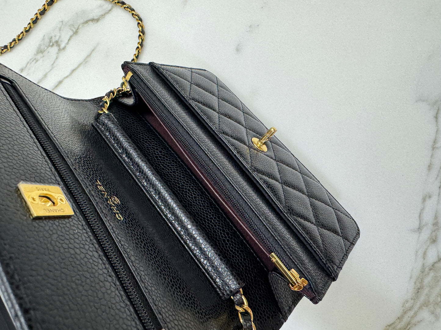 CHANEL Wallet On Chain 黑金牛 新版旋轉扣woc