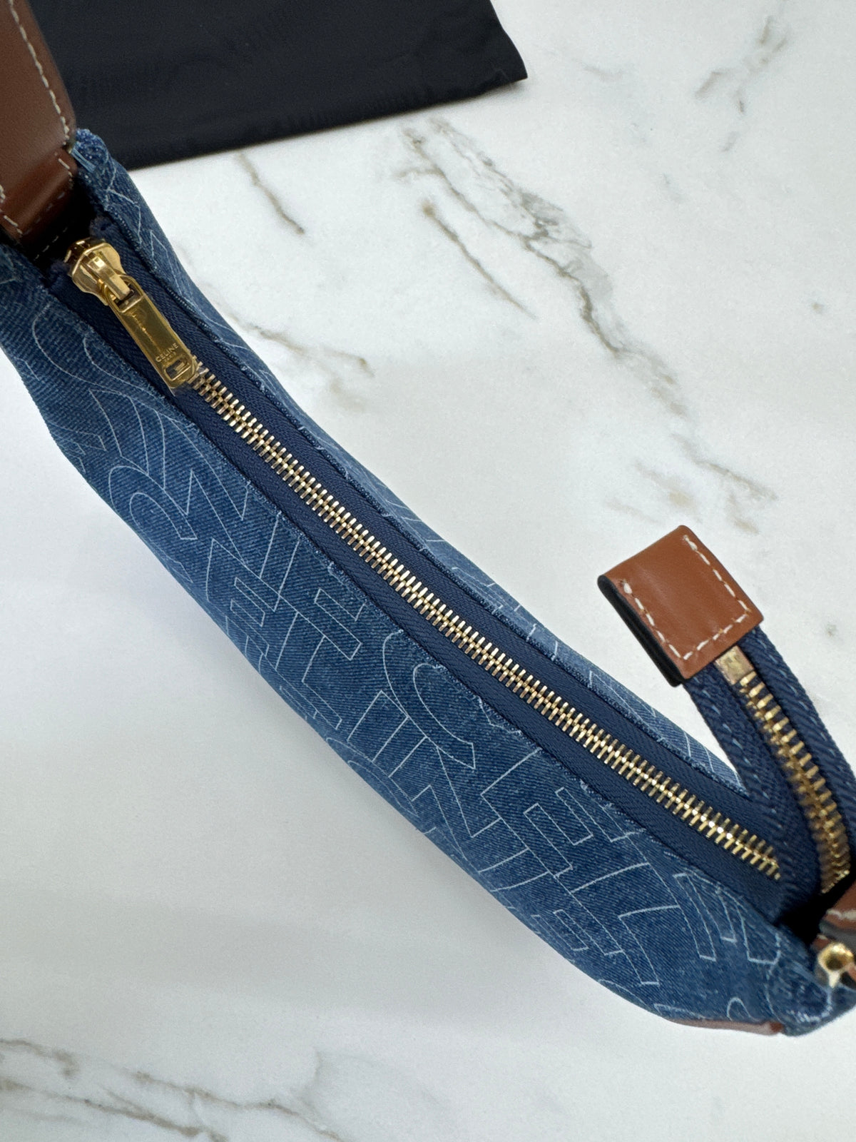 CELINE Ava Hobo 牛仔