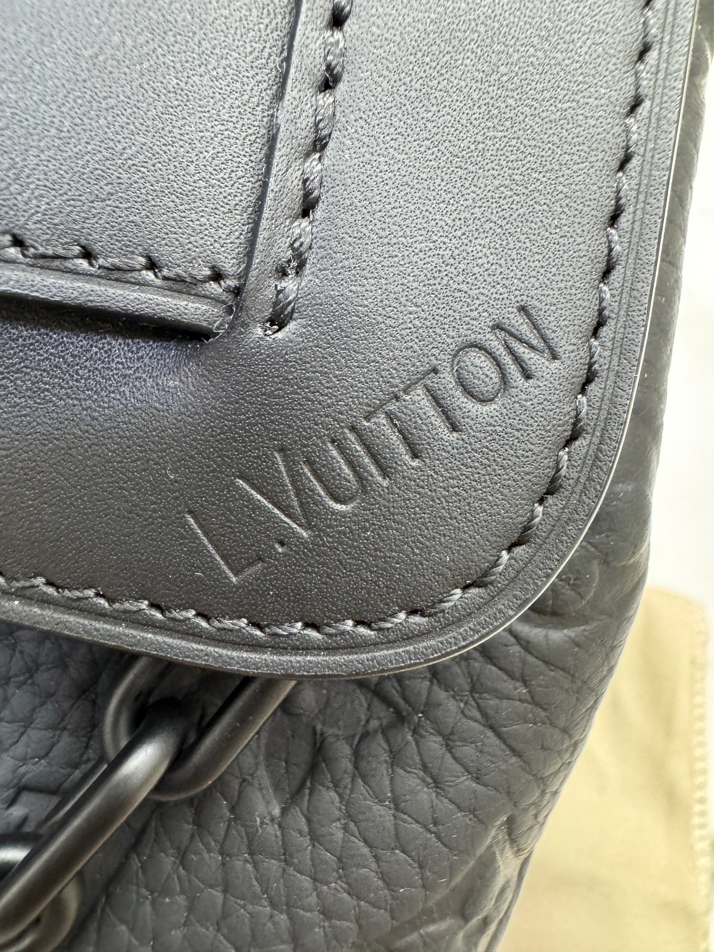 LV Steamer PM Ultra Black