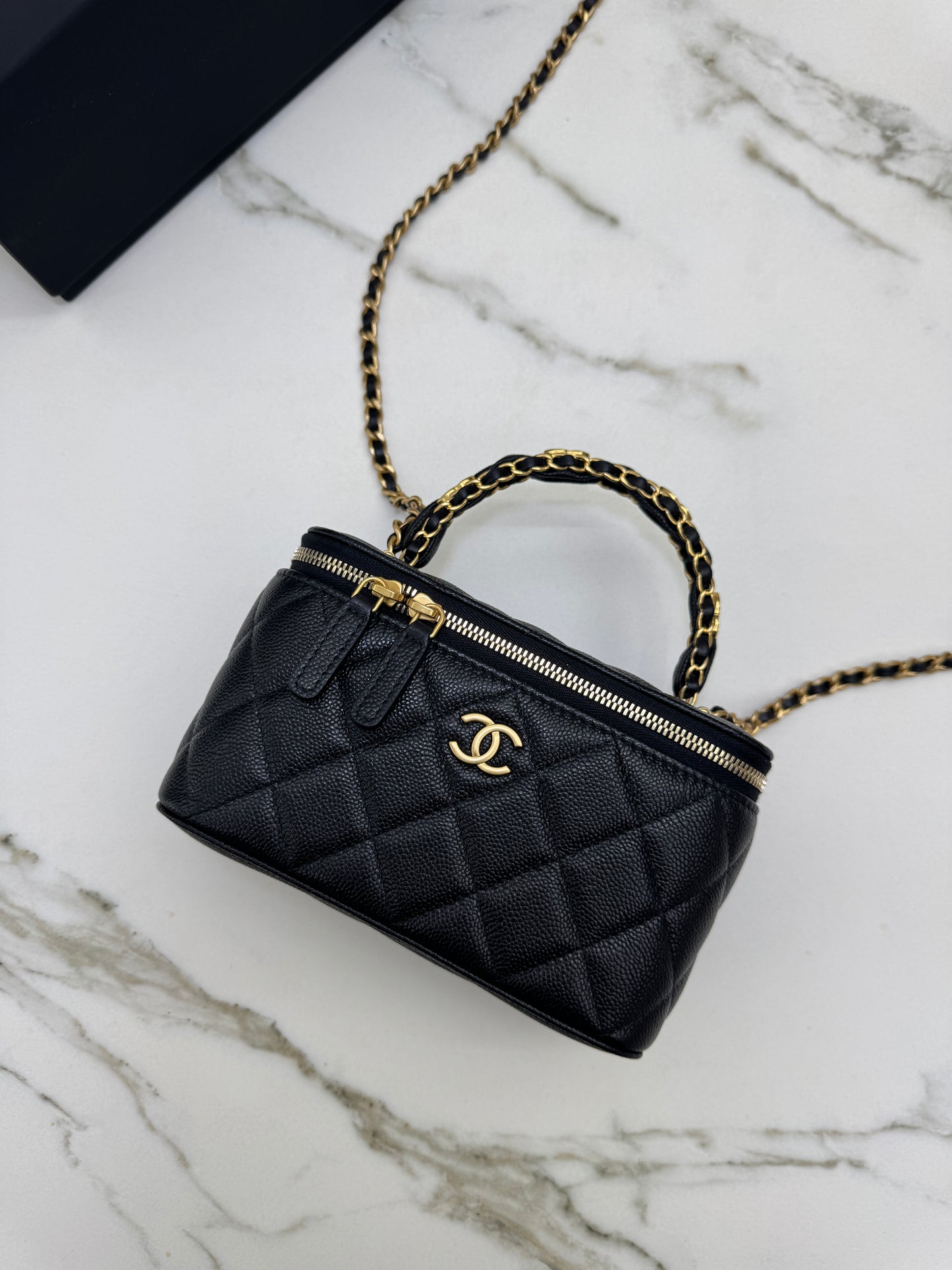 CHANEL 25B 牛皮手柄長盒