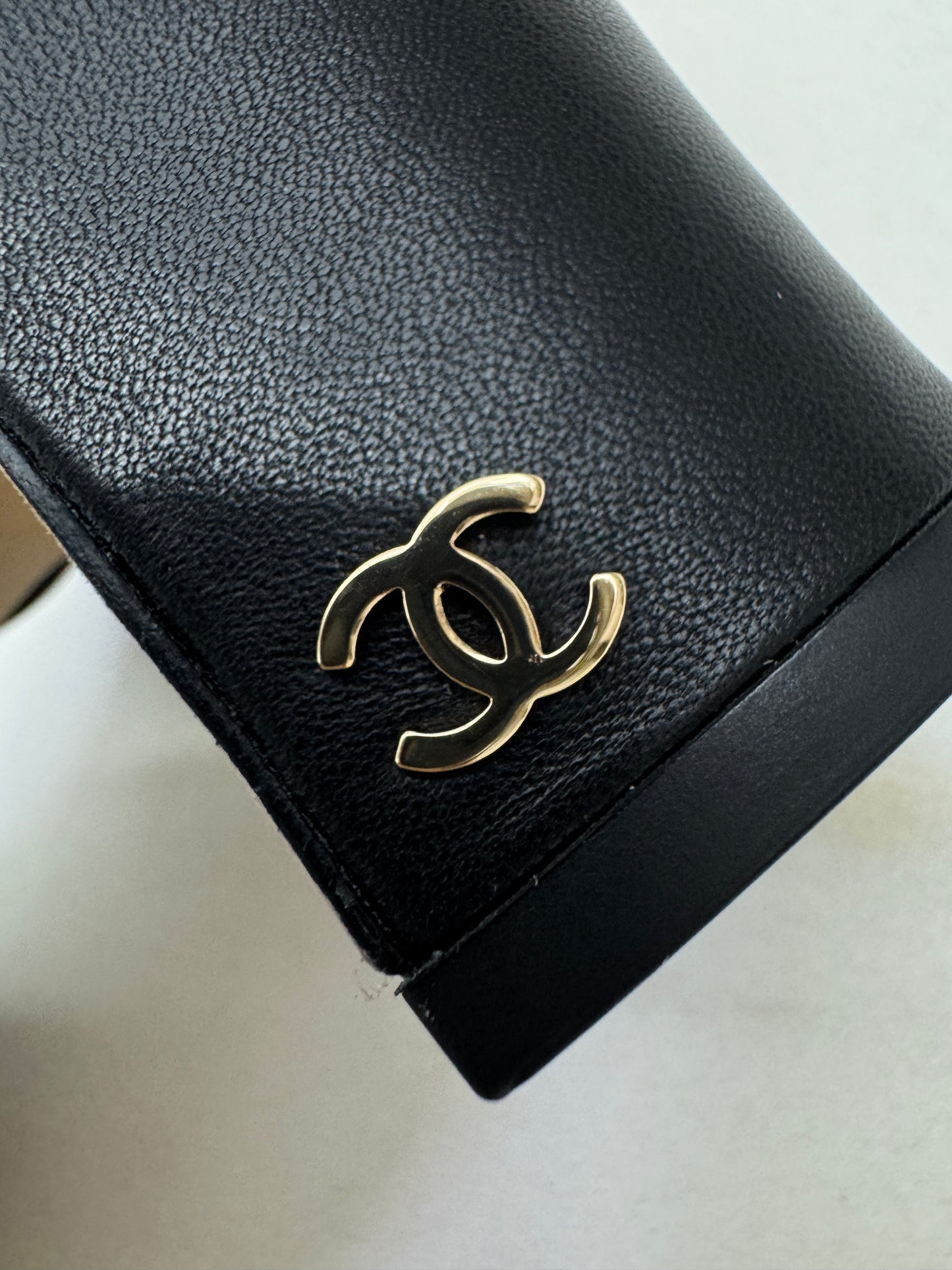CHANEL Slingback 黑色羊皮