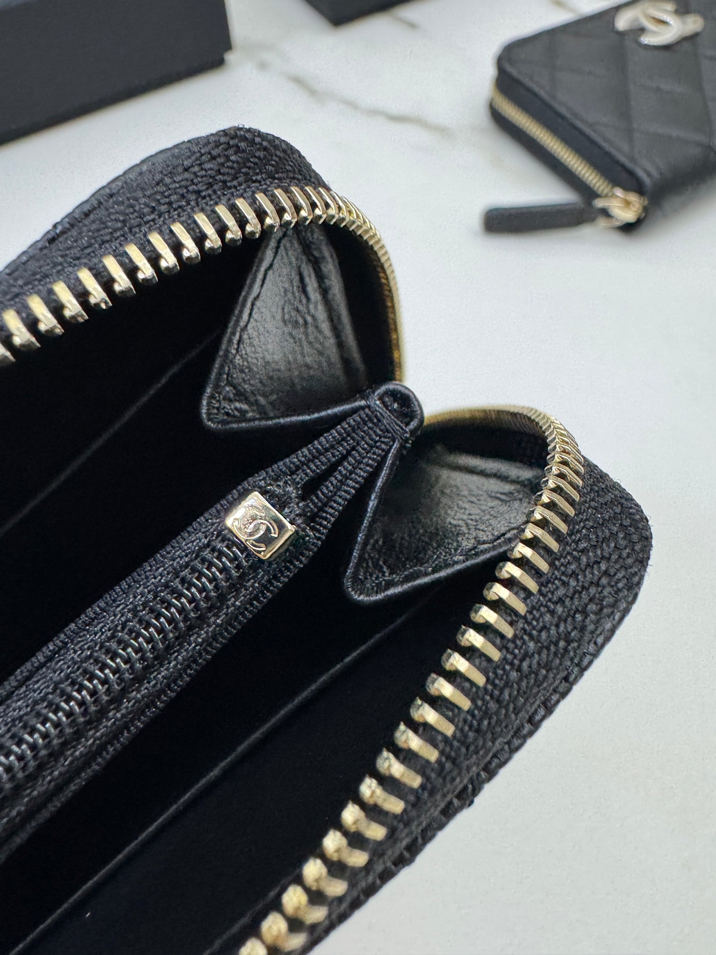 CHANEL 24B半鑽扣 加大零錢包 可放對摺紙幣