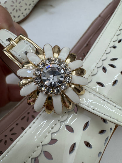 RV 小雛菊鏤空 Mary Jane