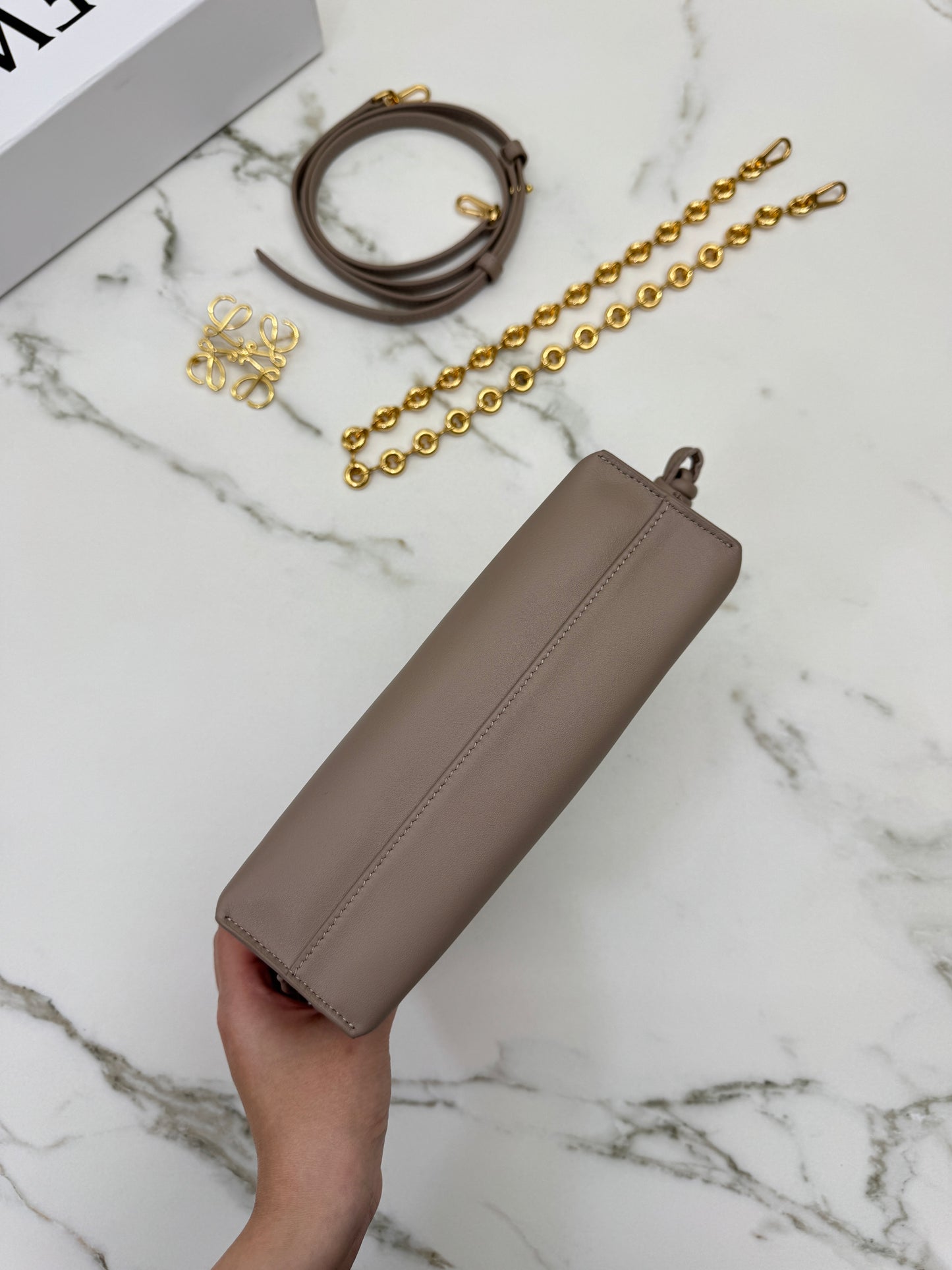 LOEWE Mini Flamenco Purse 沙色 Sand【另加胸針和甜甜圈鏈條】