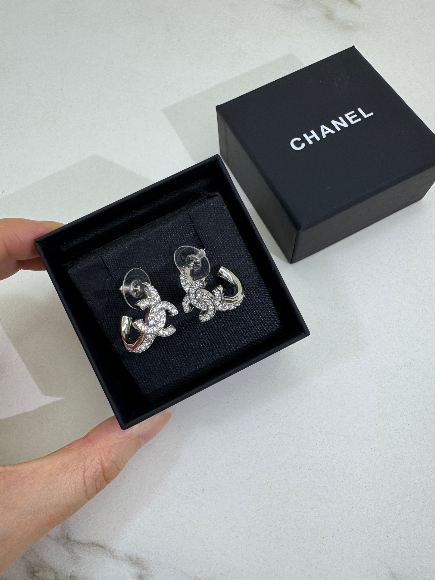 CHANEL 25S 銀色圈型耳環