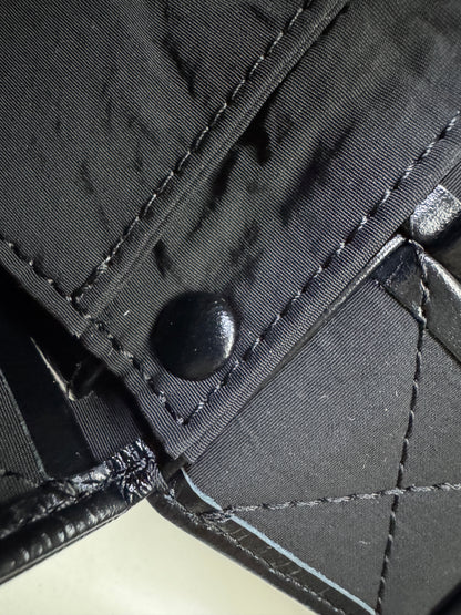 BV 8格油臘皮腰包