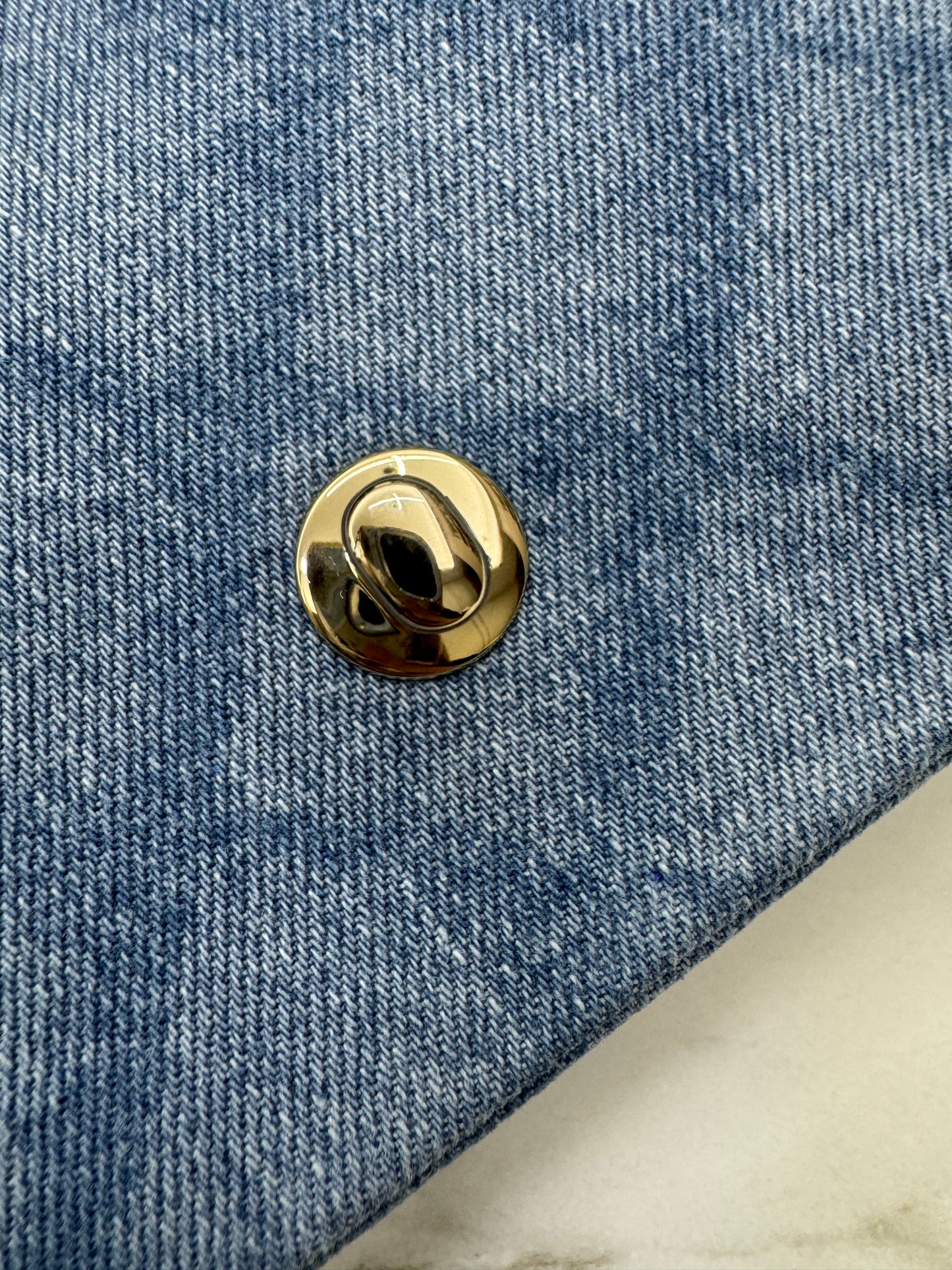 CHANEL 22B 淺藍牛仔 Mini CF20