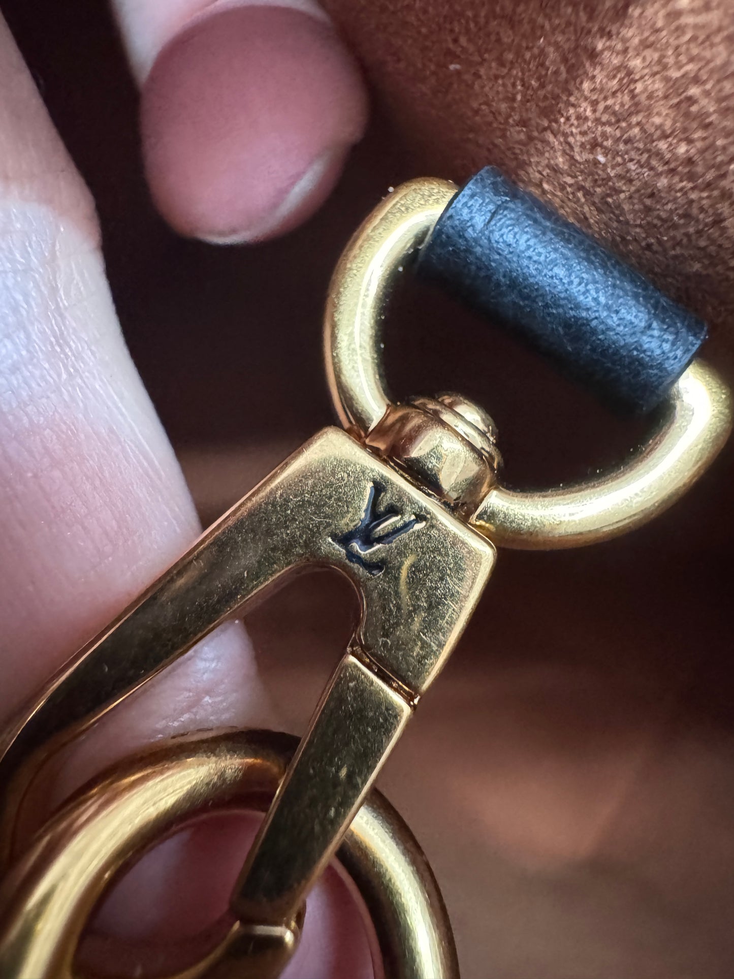 LV Low Key Hobo PM 黑色