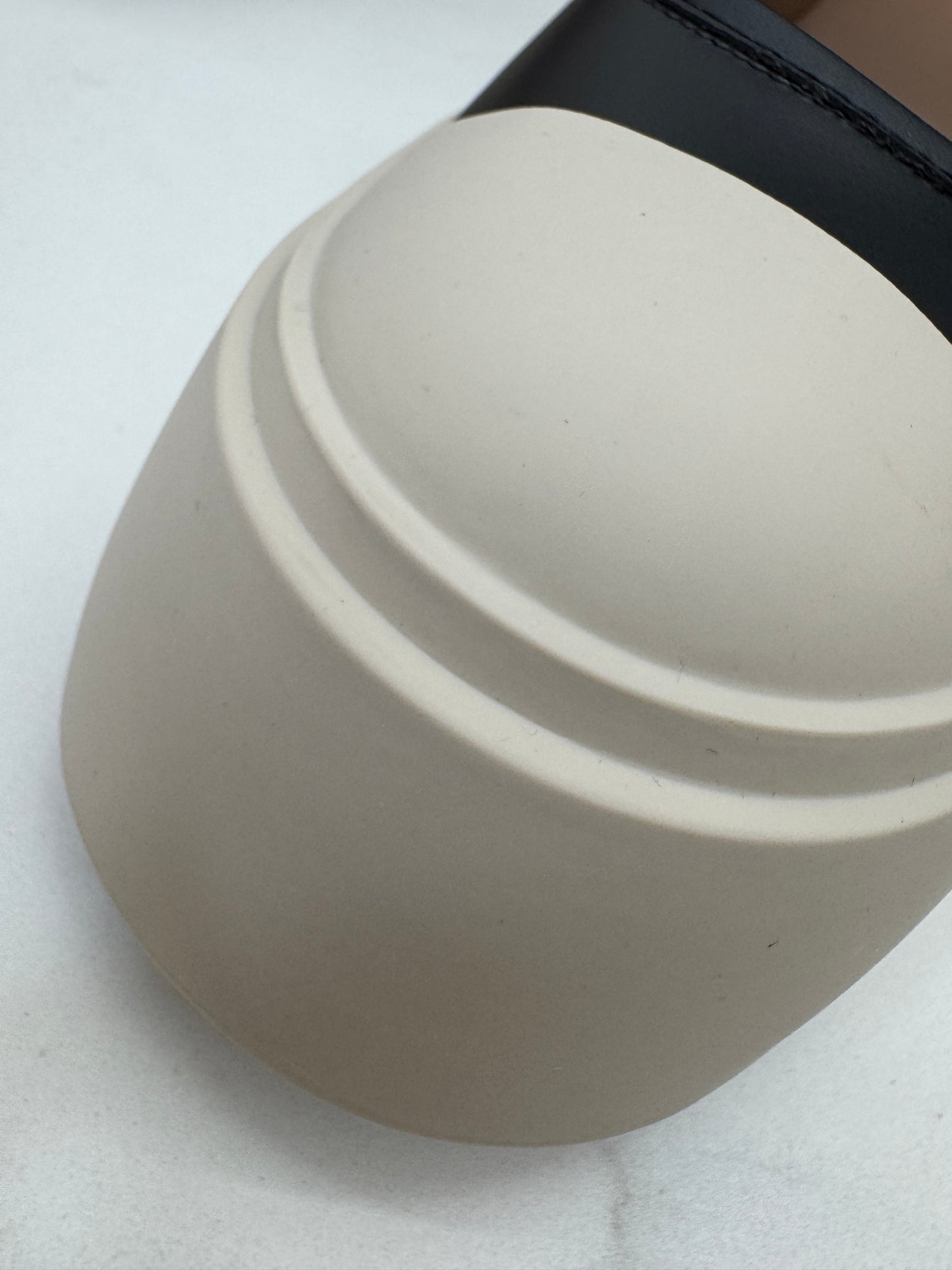 MARNI 大頭瑪麗珍 黑色皮款