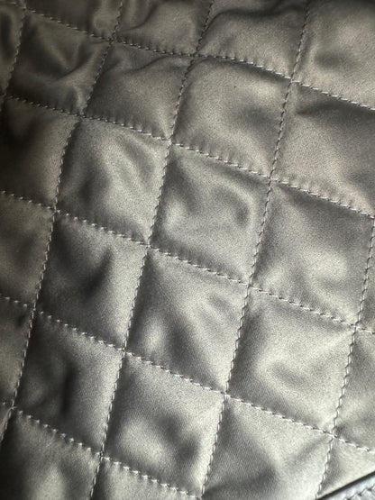 CHANEL 22 Bag Medium 23C淺灰色銀扣