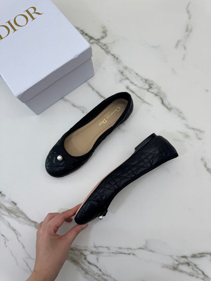 DIOR 珍珠Ballet Flat