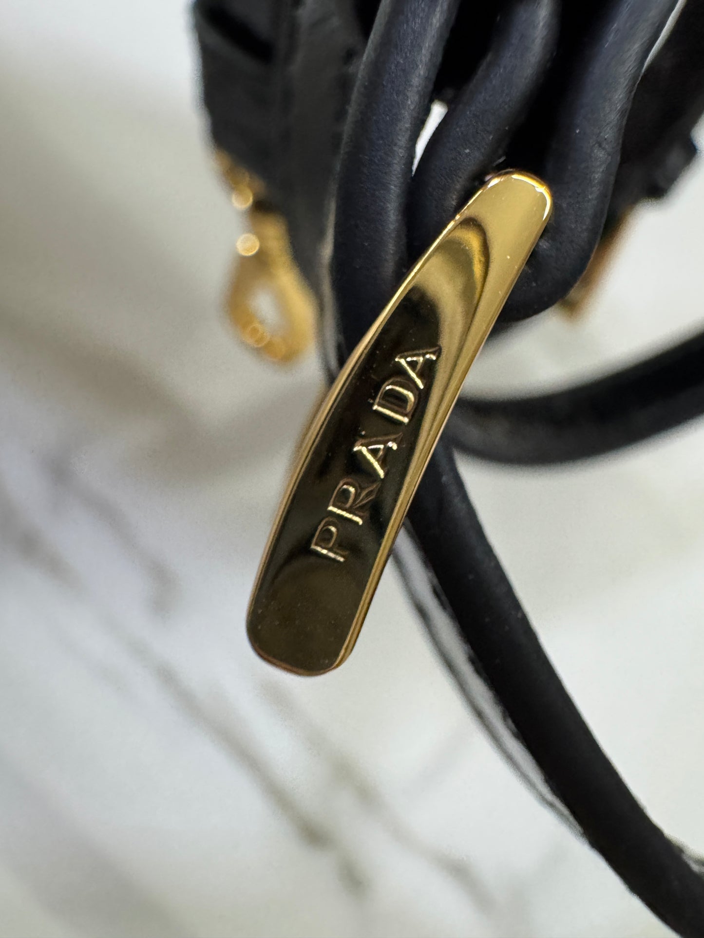 PRADA Soft Lux 中號 黑色