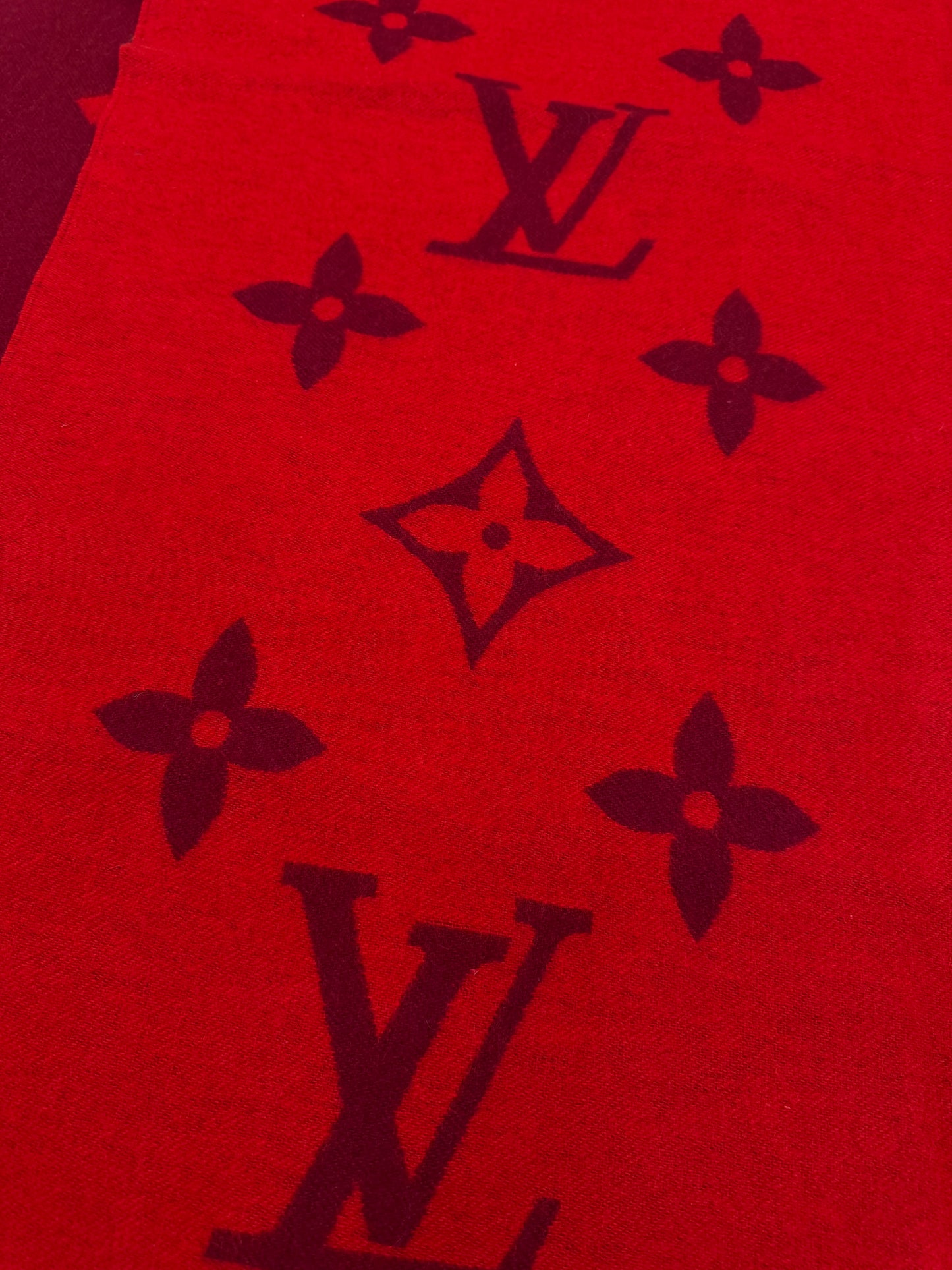 LV Reykjavik Scarf 100% Cashmere Rubis