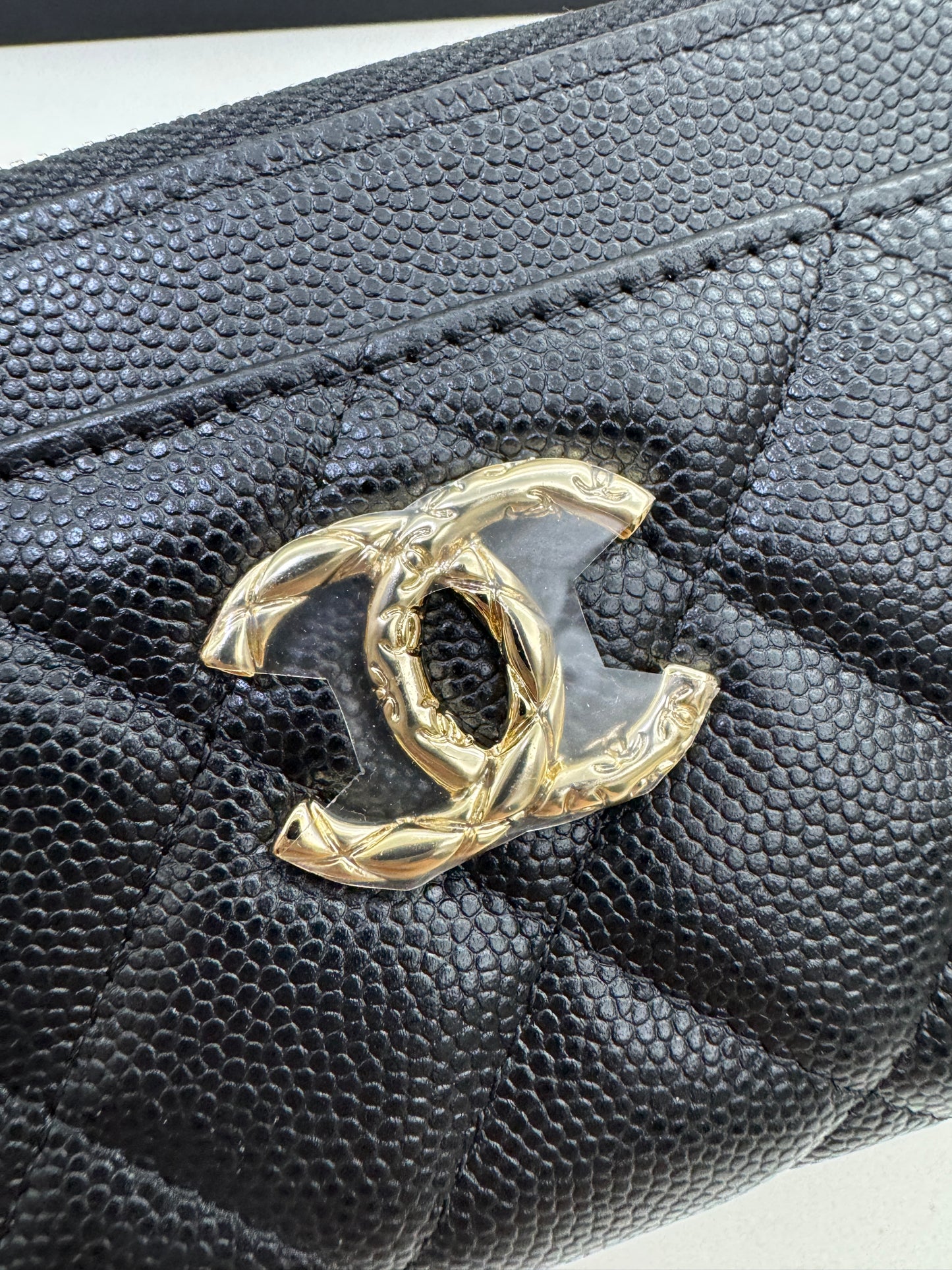 CHANEL 雕刻扣L型拉鏈小錢包