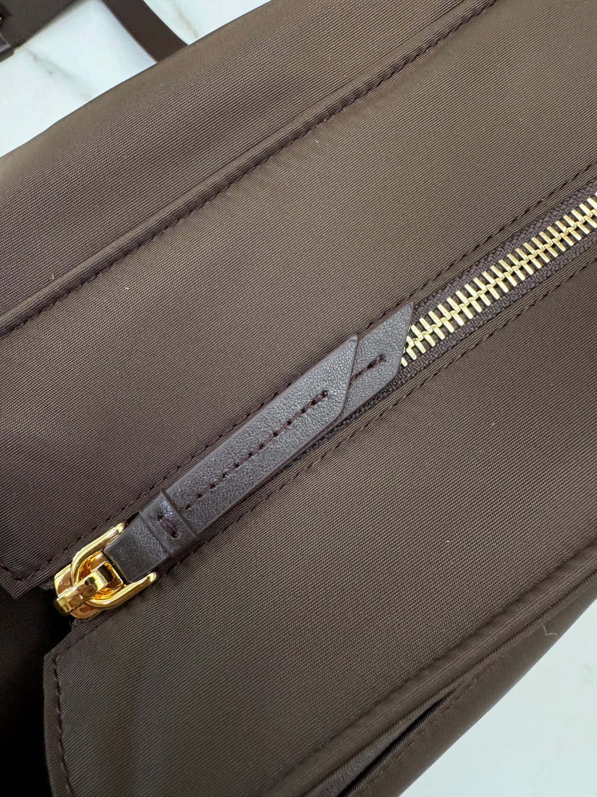 PRADA Re-nylon Explore Large 深棕色