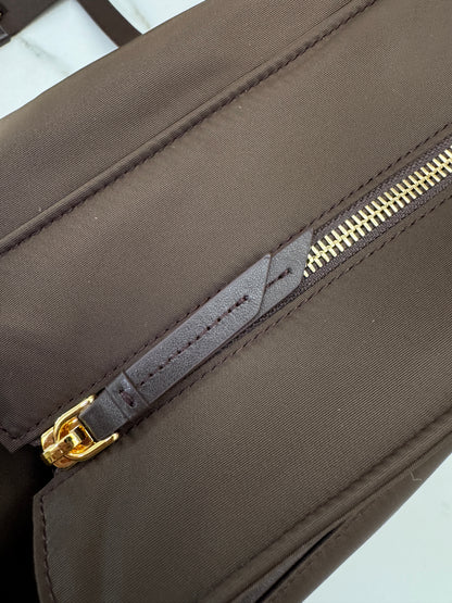 PRADA Re-nylon Explore Large 深棕色