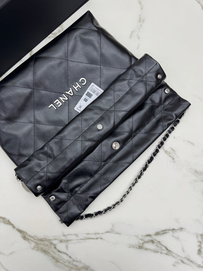 CHANEL 22Bag 黑銀 Medium