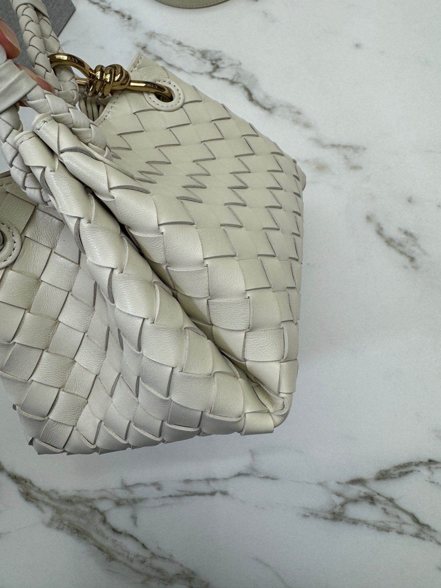 BV Parachute Small 海鹽白 Sea Salt