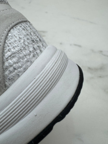 CHANEL 銀白色粗花呢Tweed Sneakers