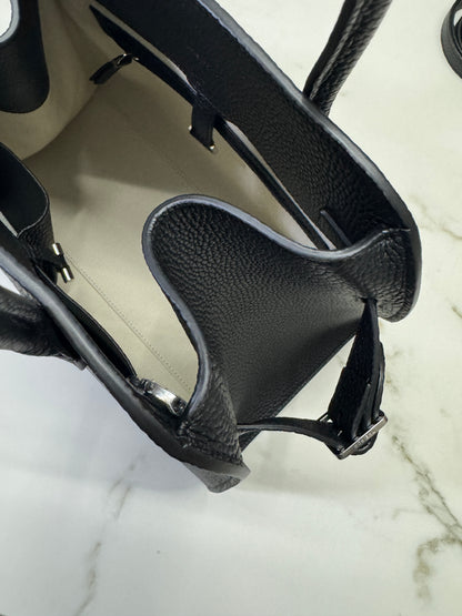 THE ROW Marguax 12 黑銀荔枝紋