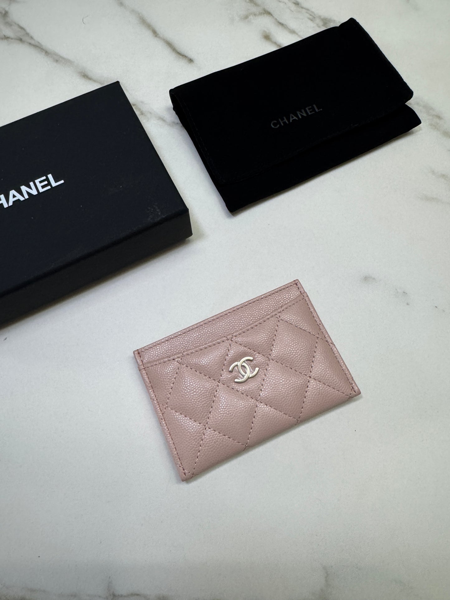 CHANEL 21C 裸粉色卡包