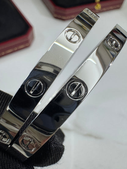 CARTIER Love Bracelet Medium