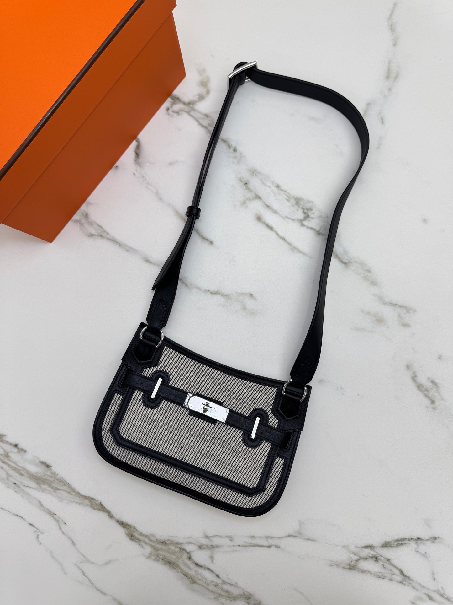 HERMES Mini Jypsiere 熊貓帆布 Swift/ Canvas