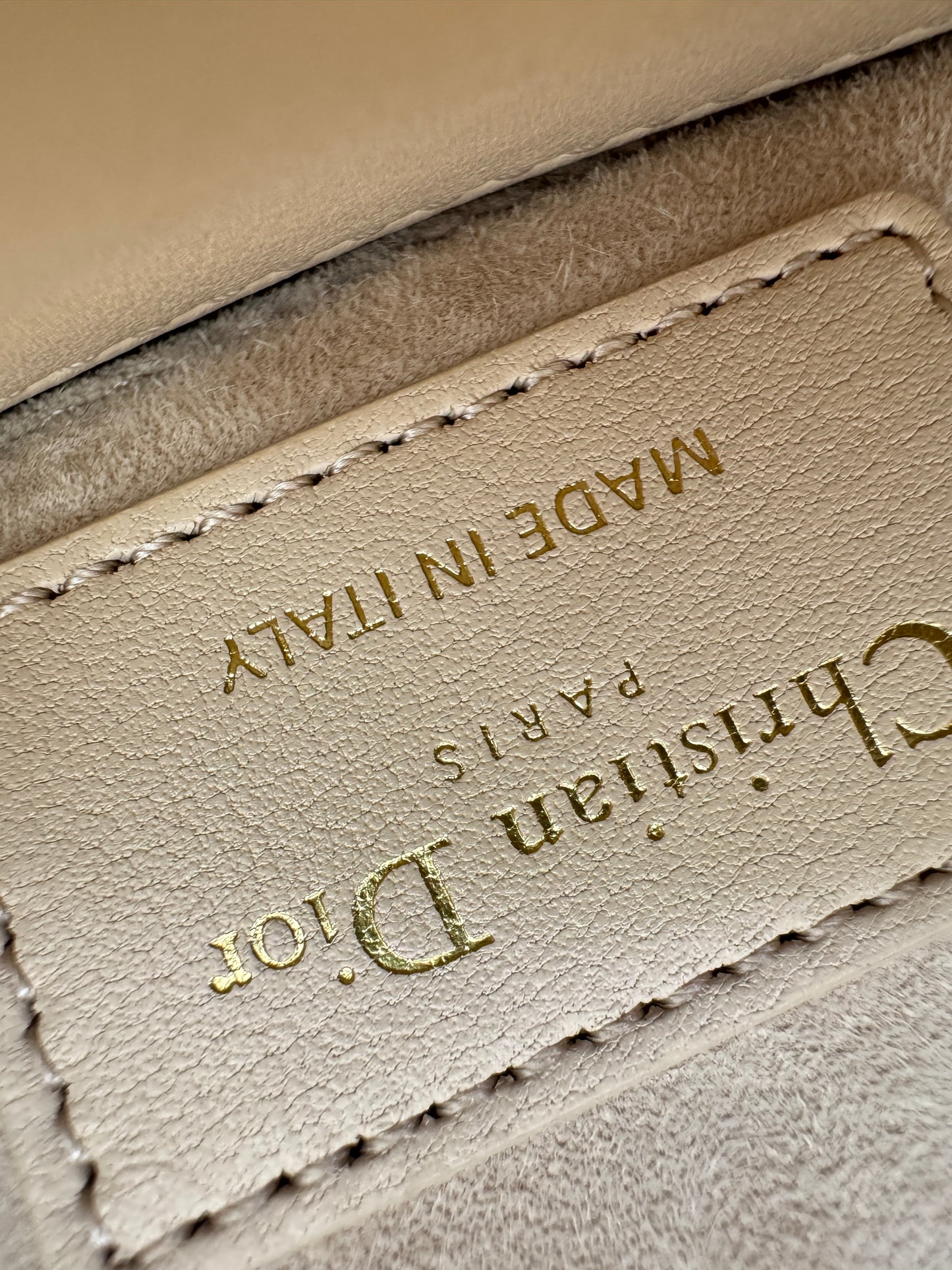 DIOR D-joy Mini 胭脂米 Powder Beige
