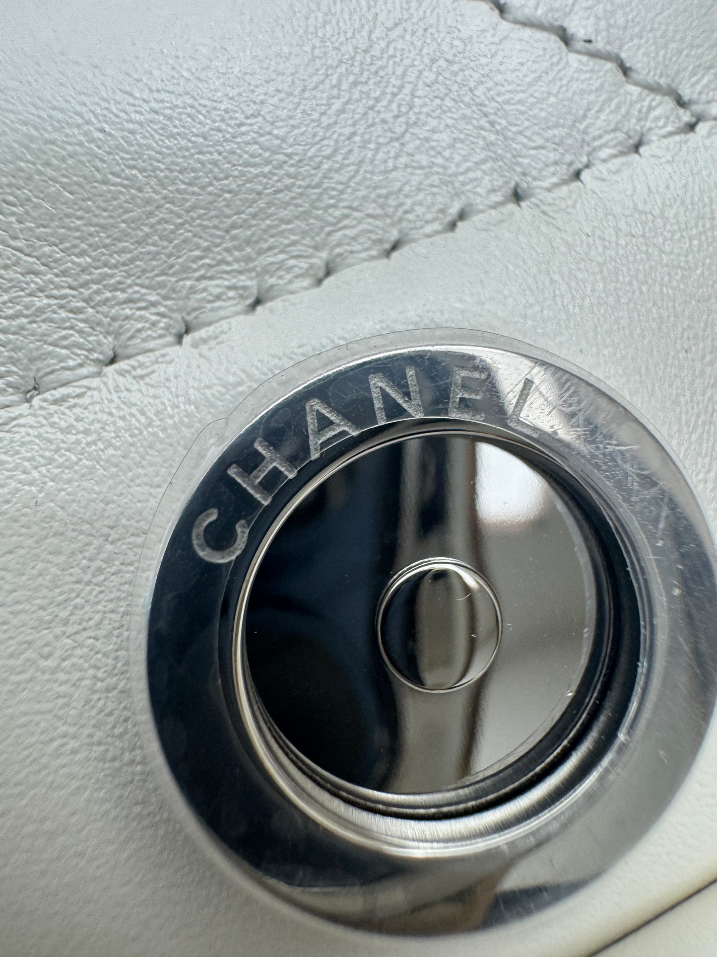 CHANEL 22Bag Small 白銀
