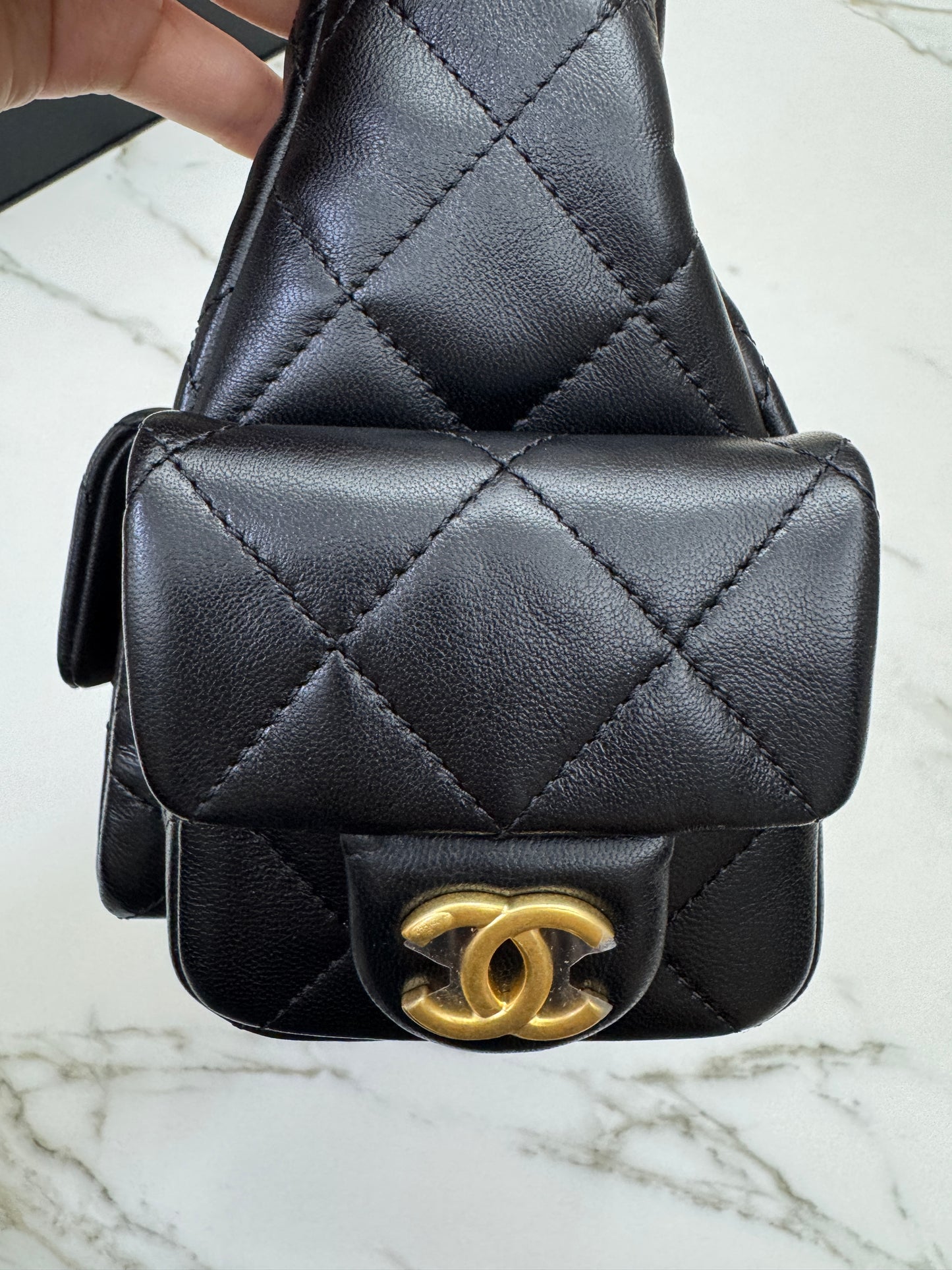 CHANEL 25C 多口袋Hobo 黑色