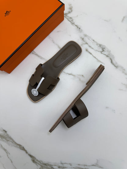 HERMES Oran 大象灰 Epsom