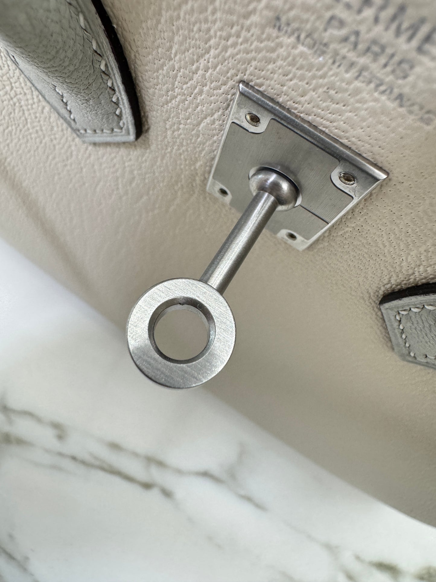 HERMES Birkin 25 SO 奶昔白拼珍珠灰 山羊皮 拉絲銀扣