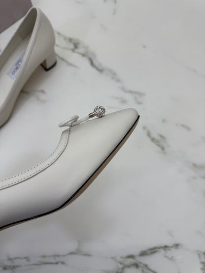 JIMMY CHOO 方頭珍珠拼鑽蝴蝶結 米白