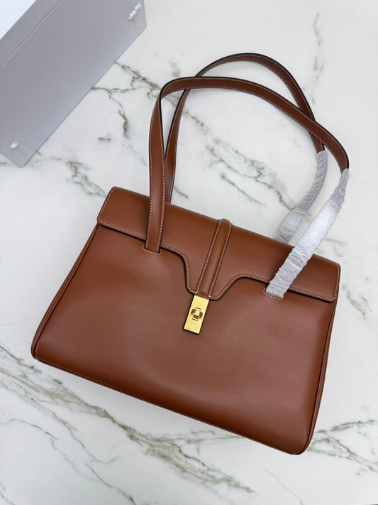 CELINE Soft 16 Medium 棕色