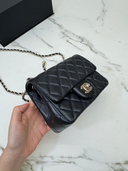 CHANEL 25K 亮面淺金球 Mini CF17 方胖子