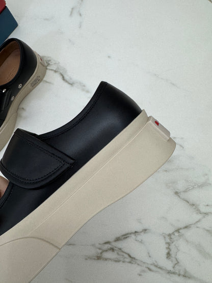 MARNI 大頭瑪麗珍 黑色皮款