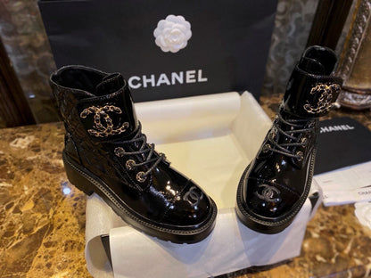 CHANEL 亮面皺牛皮 菱格馬丁靴 大logo