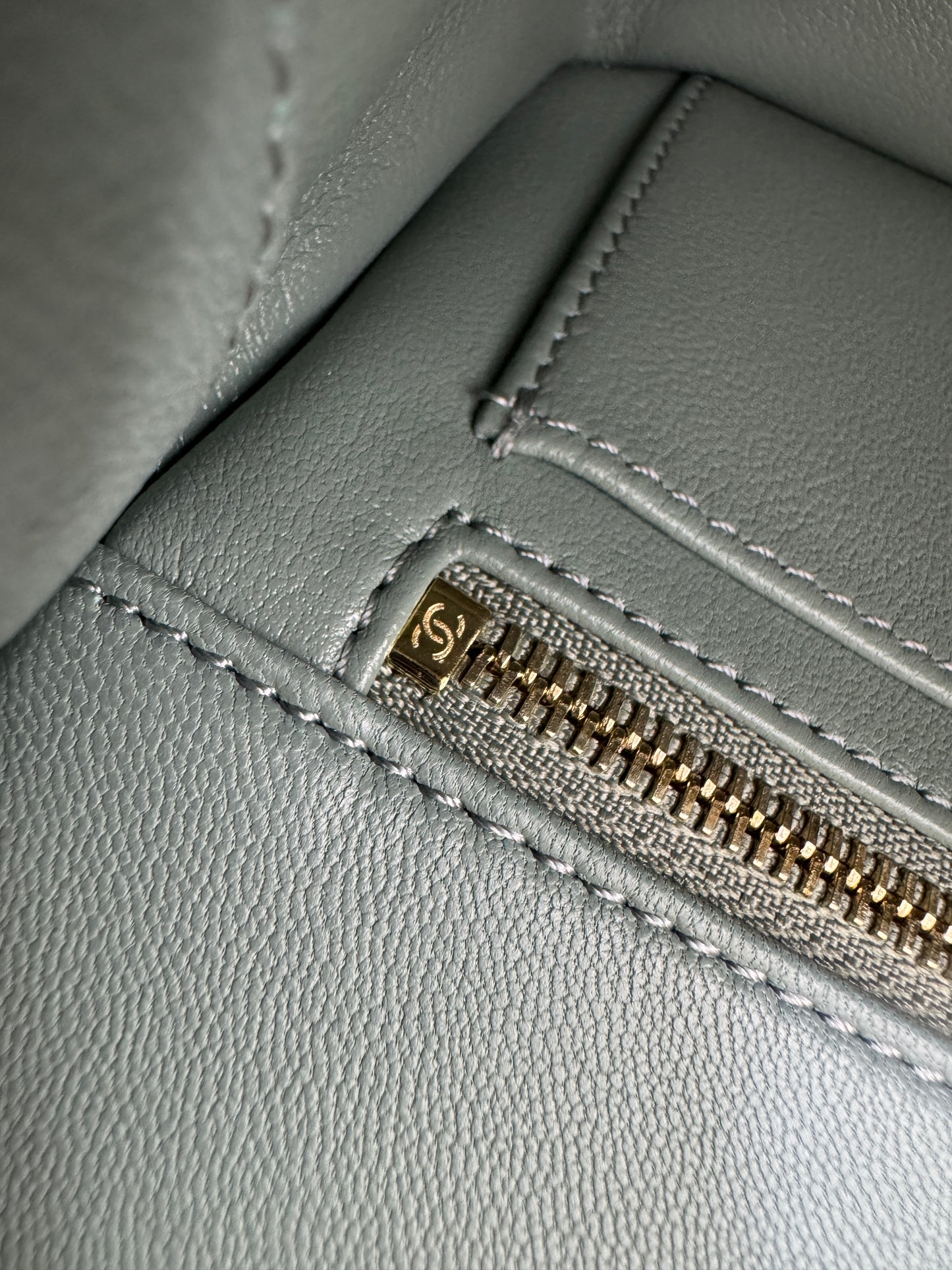 CHANEL 25C 金球20cm 灰綠色