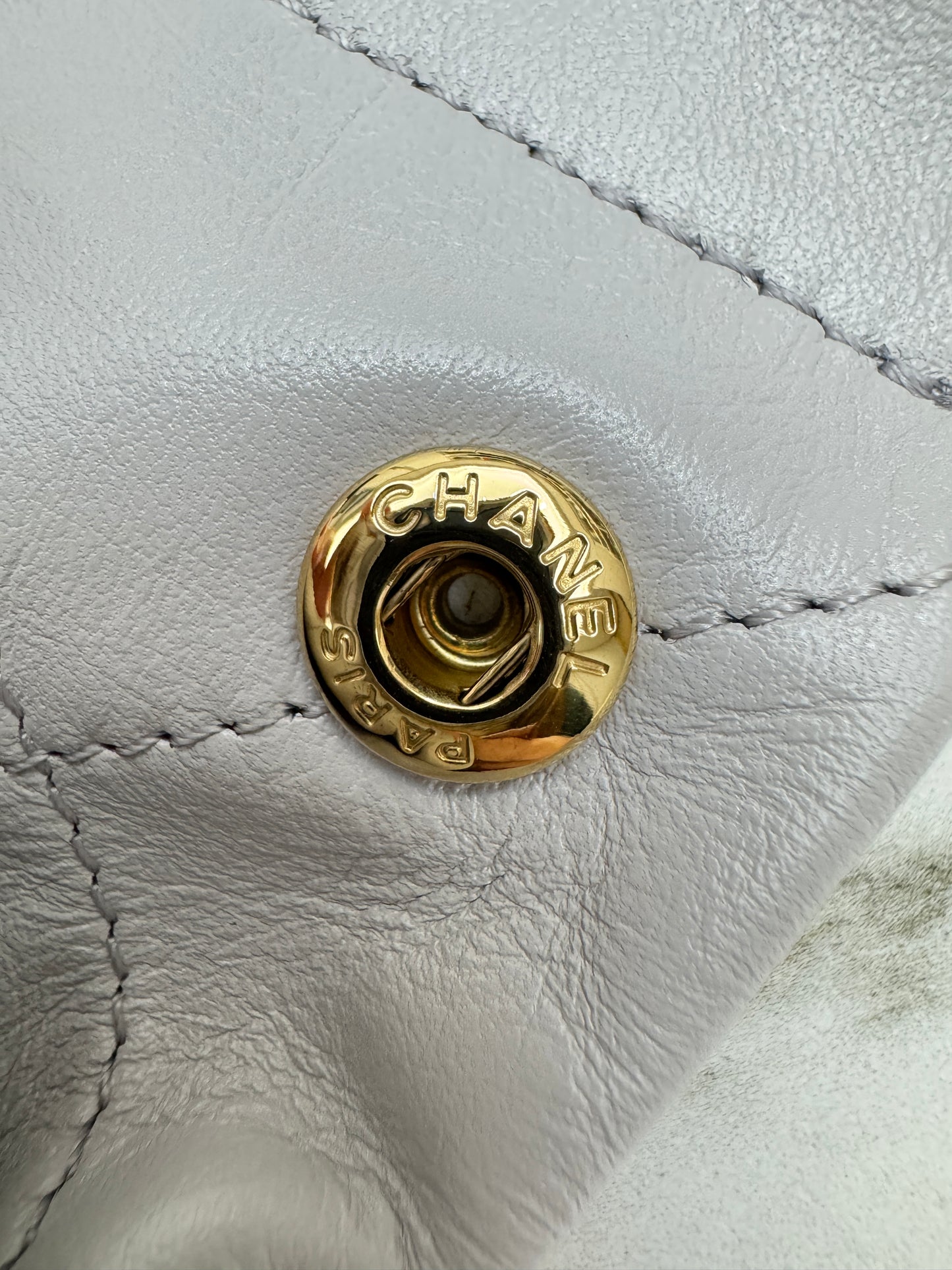 CHANEL 22Bag Small 25S淺灰色