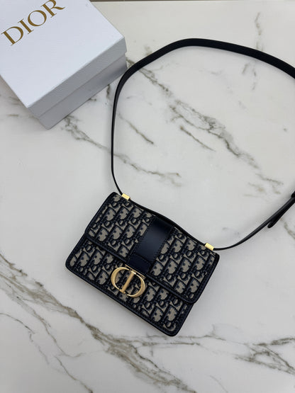 DIOR 30 Montaigne Small Blue Oblique
