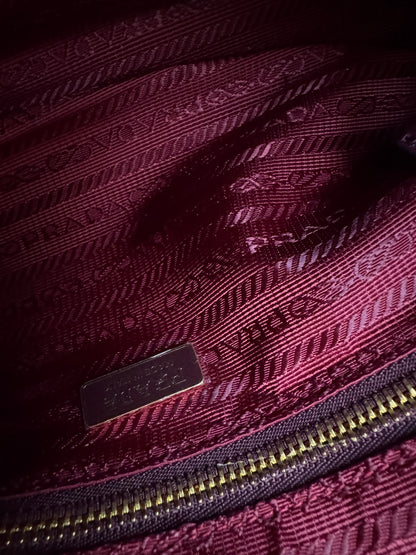 PRADA Bonnie Medium 酒紅油臘皮