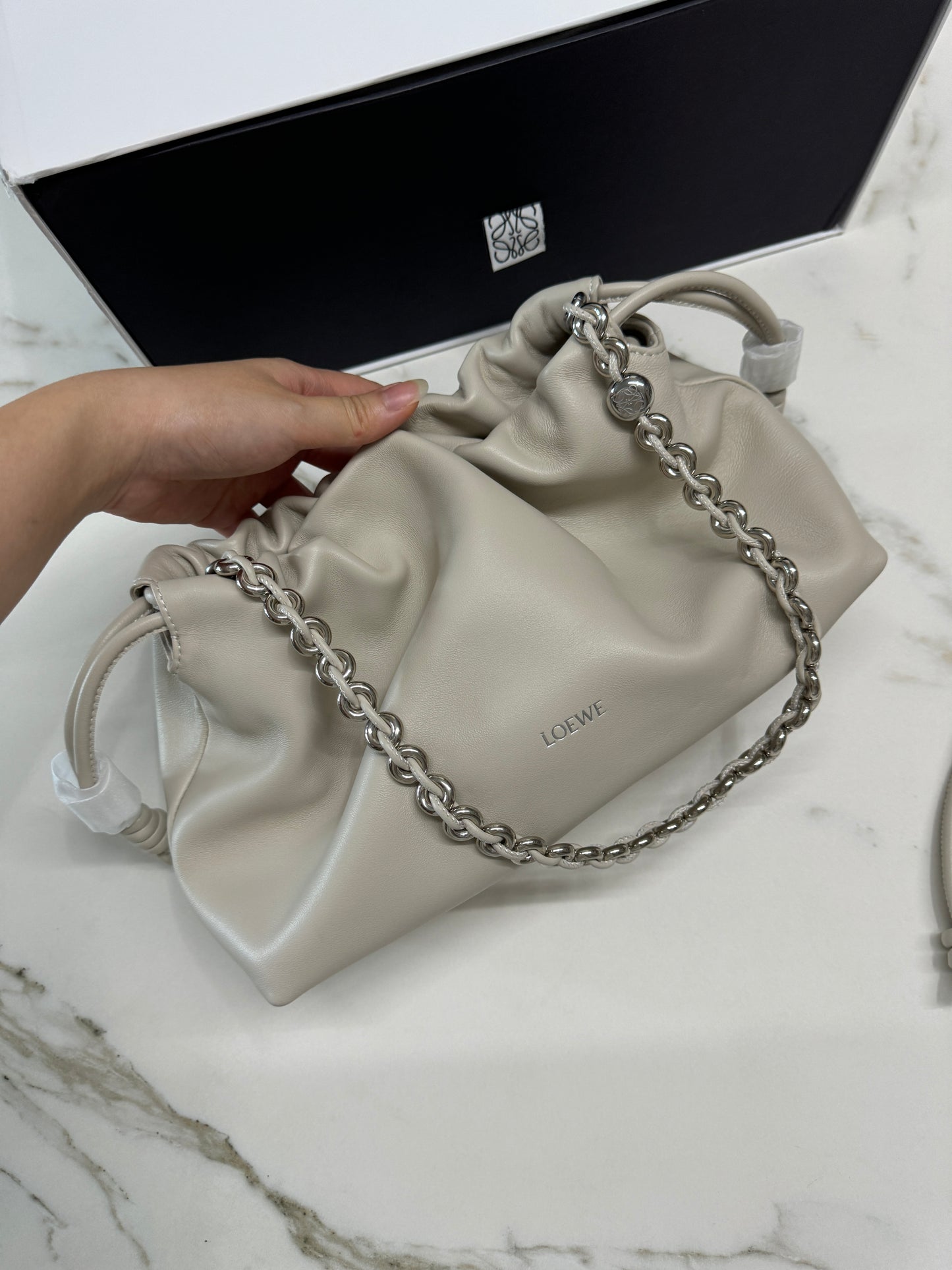 LOEWE Flamenco Purse 海鹽白 Medium Sea Salt