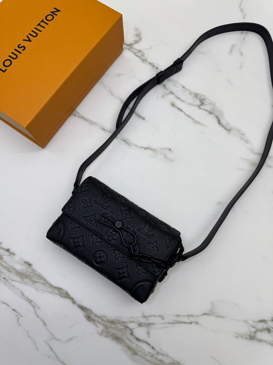 LV Steamer Wearable Wallet - Monogram Taurillon Leather