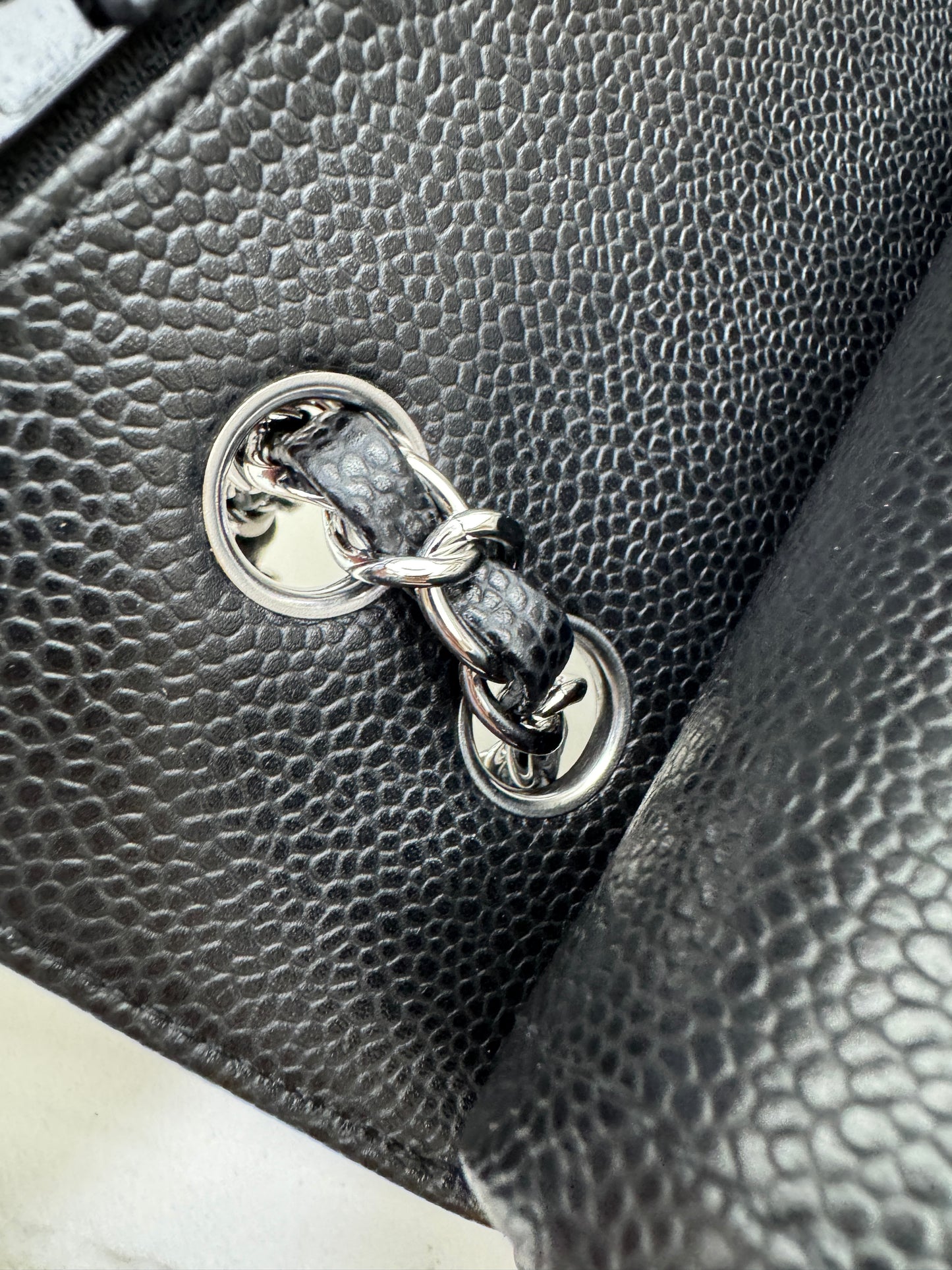 CHANEL CF25 Medium 黑銀牛