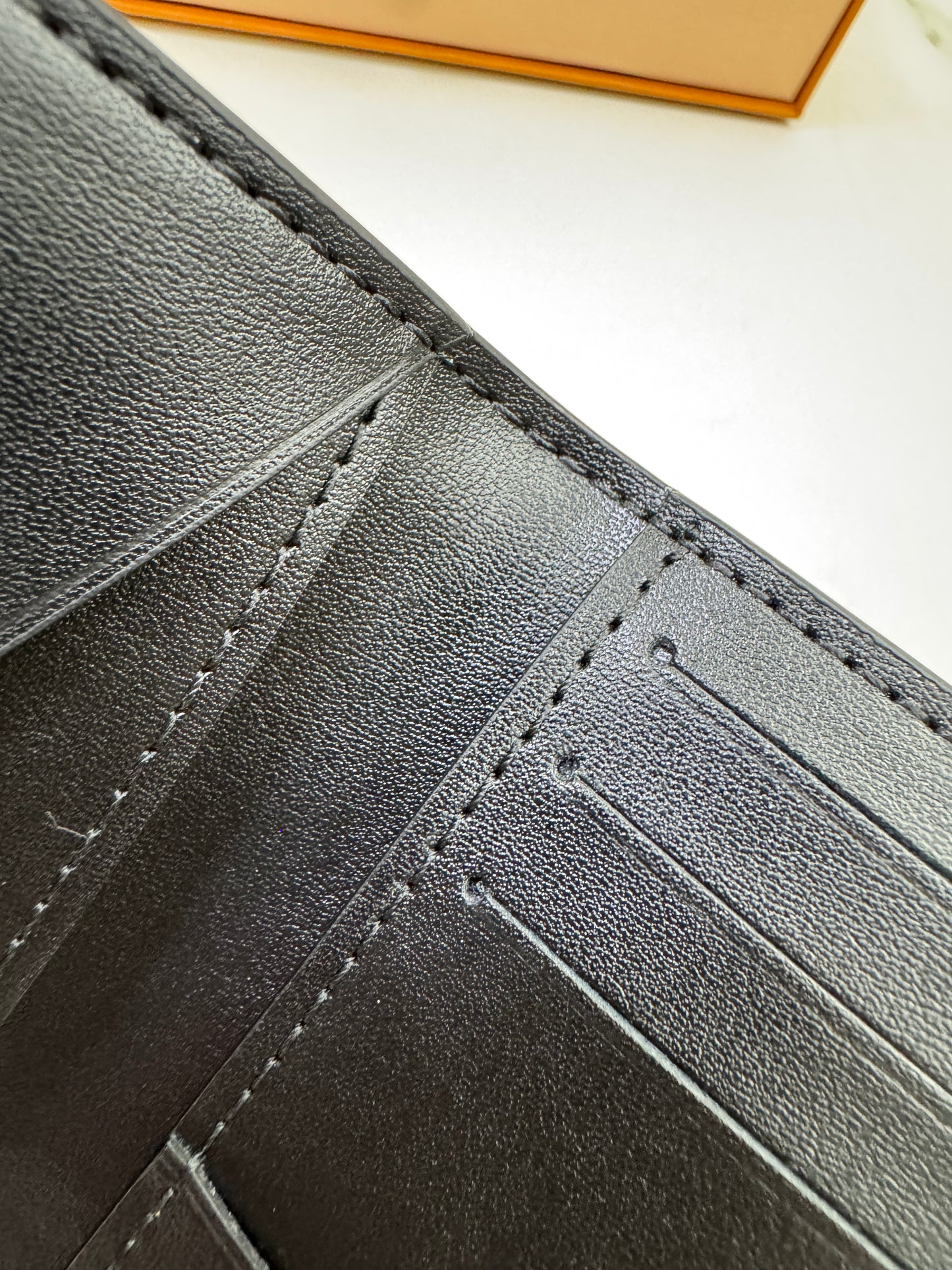 LV Pocket Organizer 黑色滑皮款Monogram Shadow