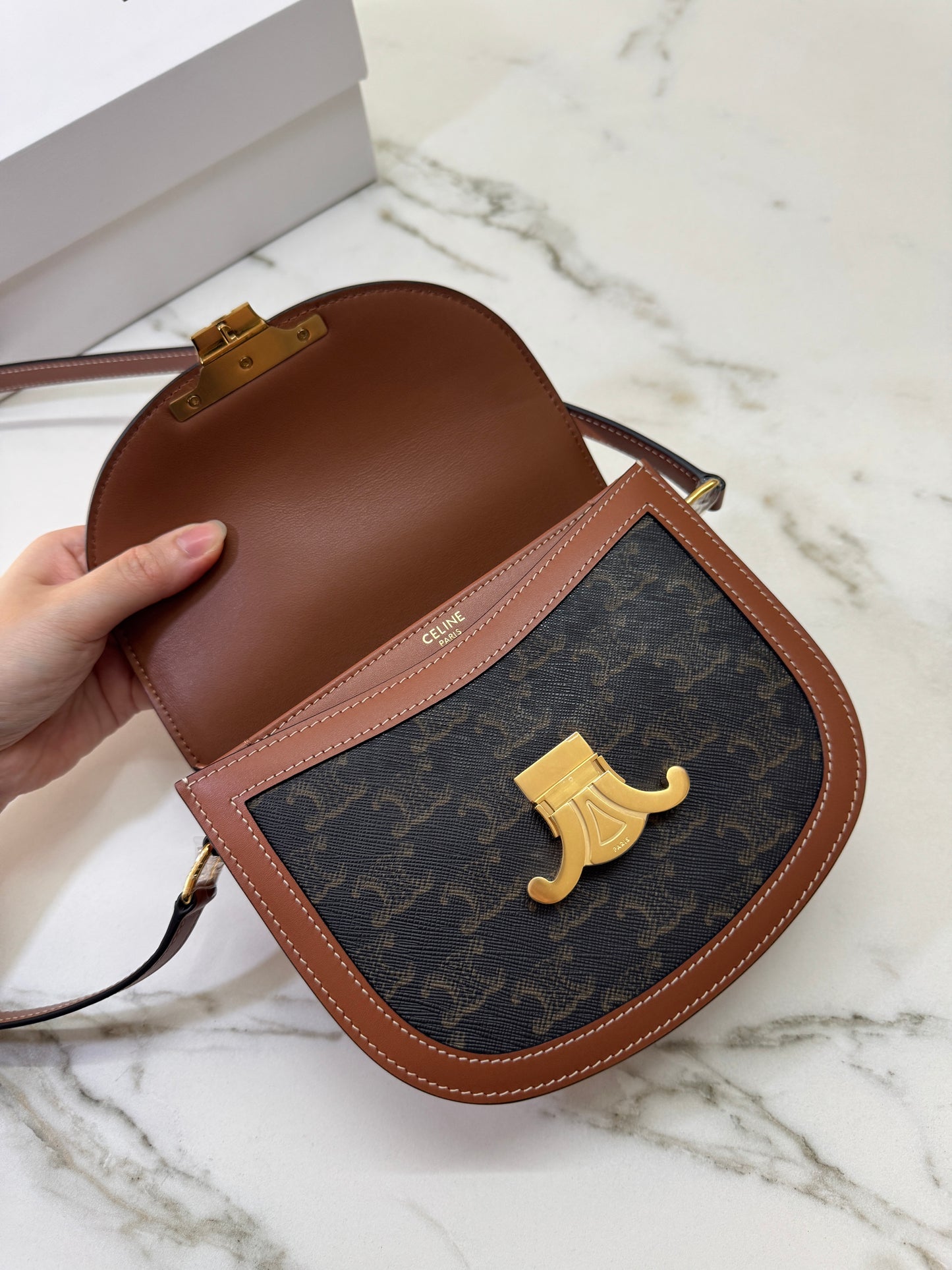 CELINE Triomphe Besace 凱旋門馬鞍包 老花Canvas