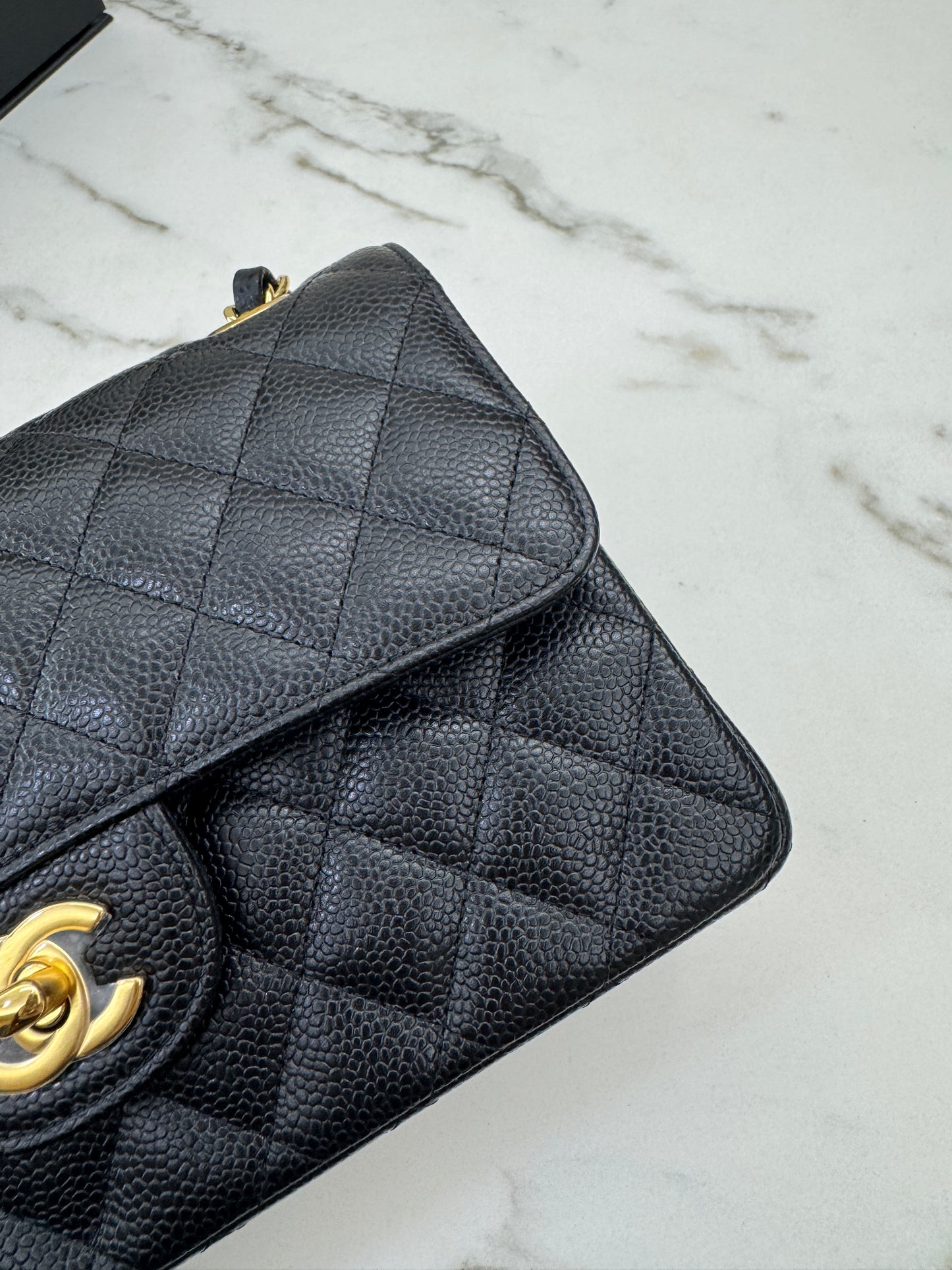 CHANEL CF23 黑金牛 CF Small