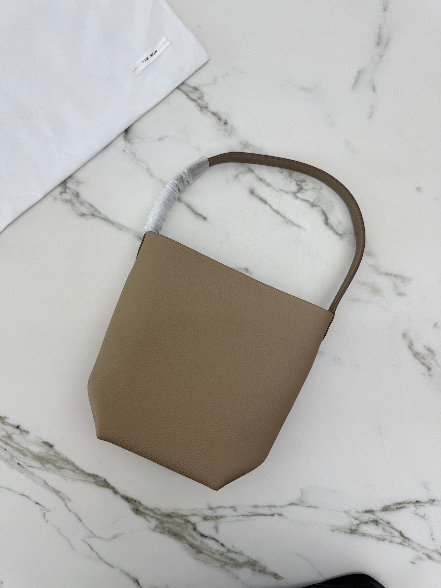 THE ROW N/S Park Tote 奶茶色 Small