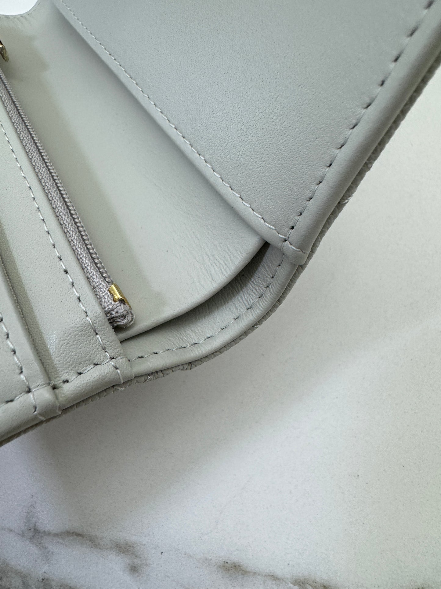 CHANEL Passport Holder 淺灰