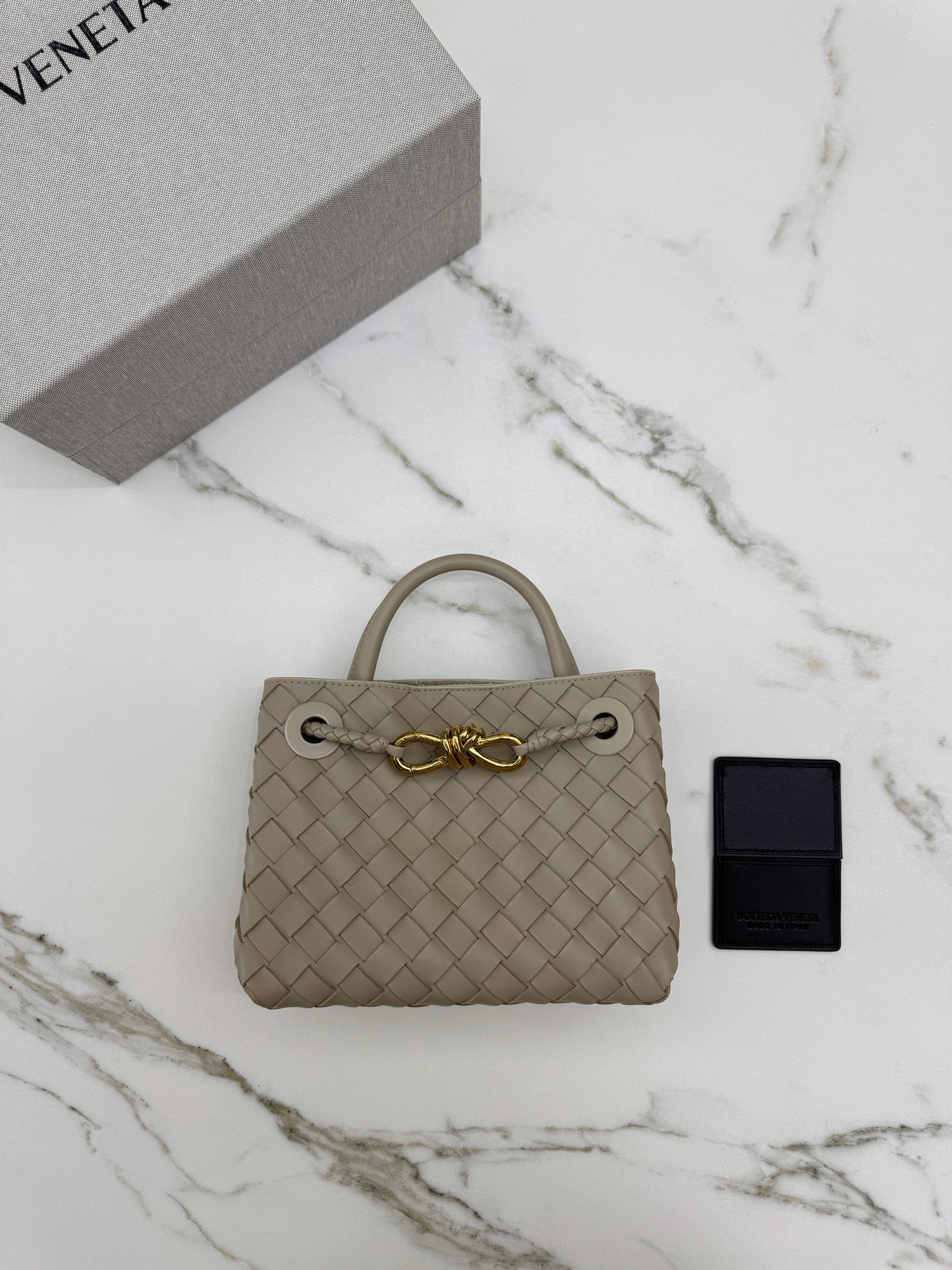 BV Andiamo Mini Ecru 淺米褐色